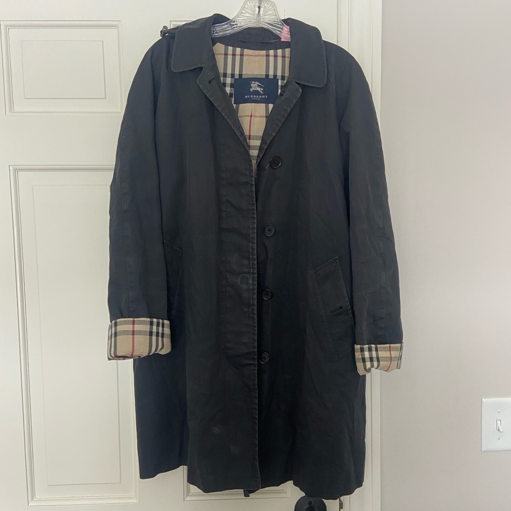 Vintage Burberry Women’s Black Trench Coat